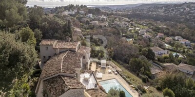 10 room  House for sale in Vence, French Riviera