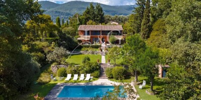 12 room  House for sale in Grasse, French Riviera