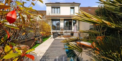 7 room  House for sale in Jouy-en-Josas, France