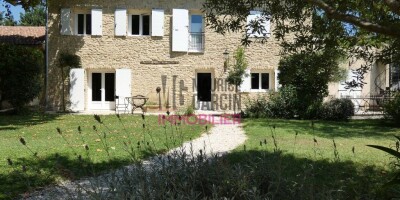 12 room  House for sale in L'Isle-sur-la-Sorgue, French Riviera