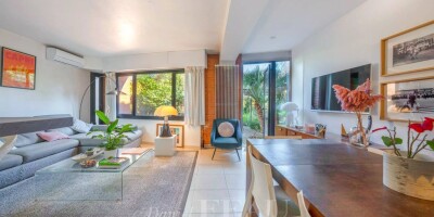 7 room  House for sale in Aubagne, France