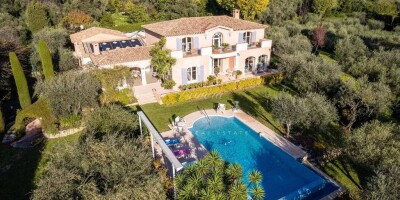 9 room  House for sale in Grasse, French Riviera