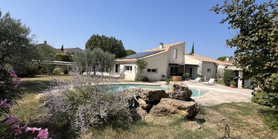 11 room  Villa for sale in Vaison-la-Romaine, French Riviera