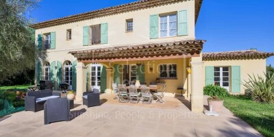 6 room  Villa for sale in Valbonne, France