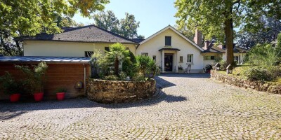 20 room  House for sale in Le Plessis-Robinson, Île-de-France