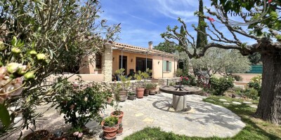 9 room  Villa for sale in Pernes-les-Fontaines, French Riviera