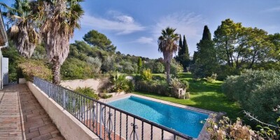 12 room  Villa for sale in La Gaude, French Riviera