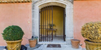 5 bedroom  House for sale in Pélissanne, France