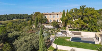 Villa for sale in Aix-en-Provence, France