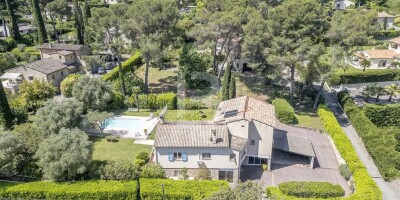 9 room  House for sale in Mougins, French Riviera