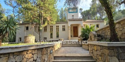 9 room  Villa for sale in Aix-en-Provence, French Riviera