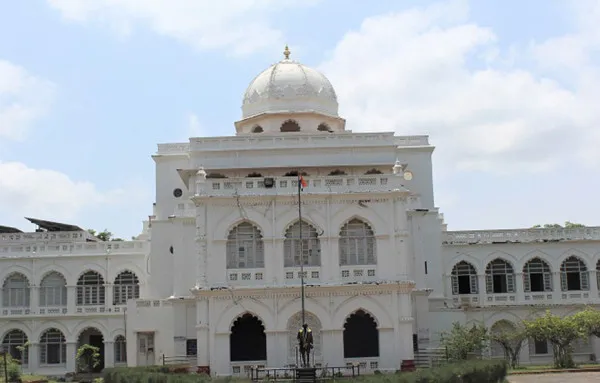 Griffin Travels Avatar Bg