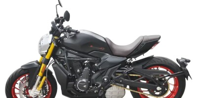 Motorcycle d'essence 650cc construit pour les coureurs de Toamasina qui ont envie de vitesse et d'efficacité