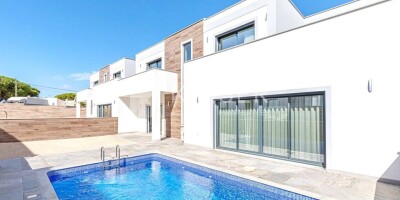 3 bedroom  Townhouse for sale in Albufeira e Olhos de Água, Portugal