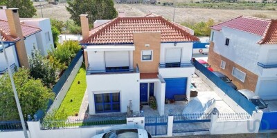 3 bedroom  House for sale in Vialonga, Lisbon