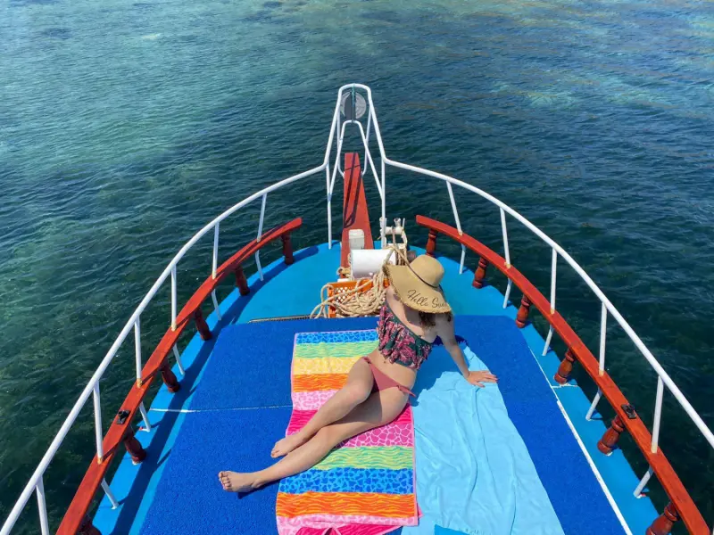 Hira Mina Yachting Avatar Bg