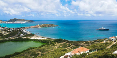 Ocean View Villa with Infinity Pool Rooftop Terrace and Guest Studio in Gated Green Community St.