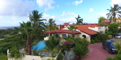 Photo of Royal Palm Resort overlooks the Caribbean Sea-medium-7