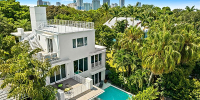 Photo of Villa for sale in Fort Lauderdale, United States-medium-1