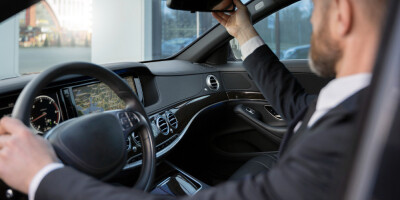 Arrive in Style with Quickluxuryride com - Your VIP Chauffeur Service!
