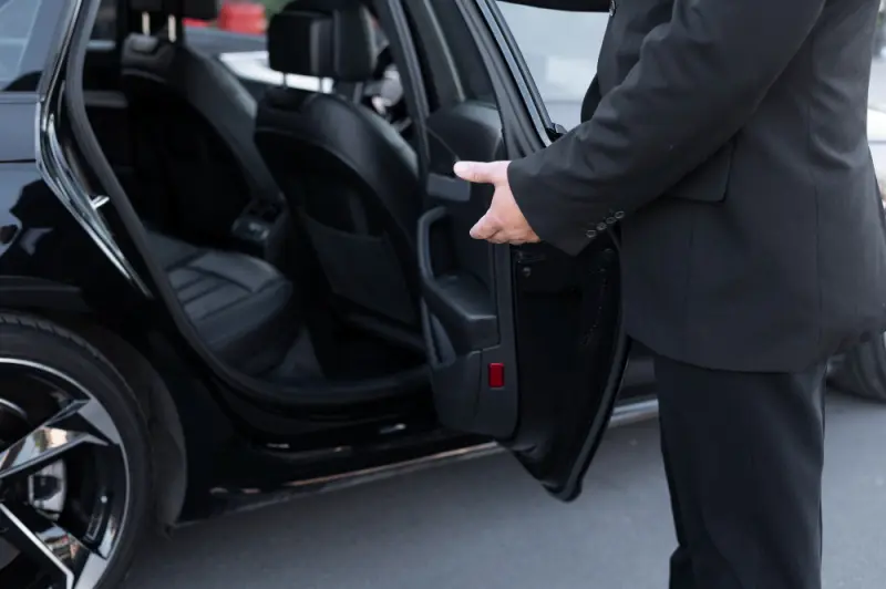 Quick Luxury Ride Avatar Bg