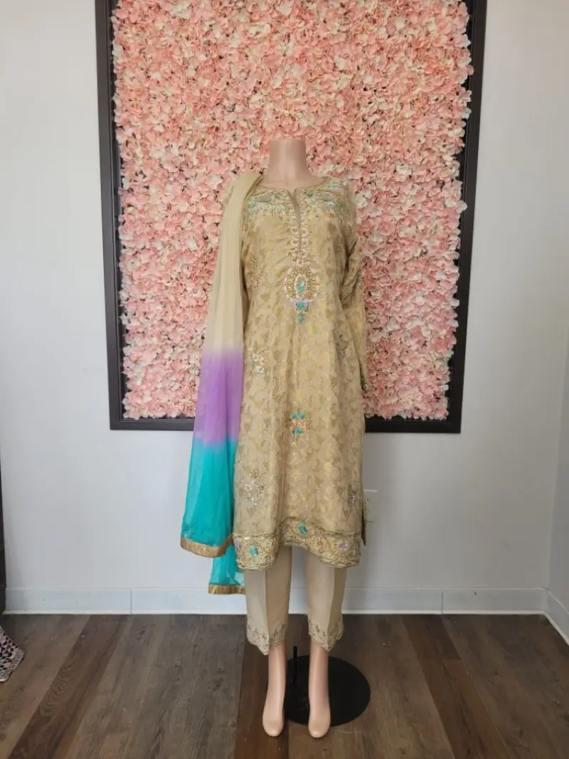 Maryams Atelier Avatar Bg