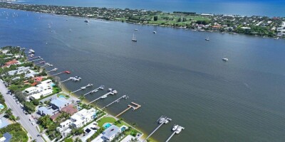 Villa for sale in West Palm Beach, Florida