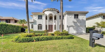 Villa for sale in Hallandale, Florida