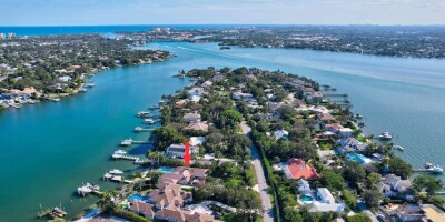 4 bedroom  Villa for sale in Tequesta, Florida