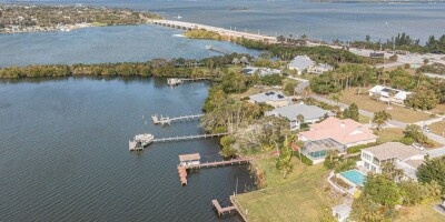 4 bedroom  Villa for sale in Sebastian, Florida