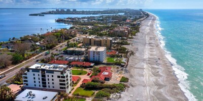 3 bedroom  Villa for sale in Longboat Key, Florida