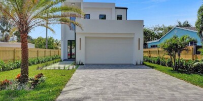 4 bedroom  Villa for sale in Lantana, Florida