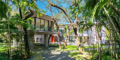 8 bedroom  Villa for sale in Coral Gables, Florida