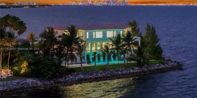 Villa for sale in Coral Gables, Florida