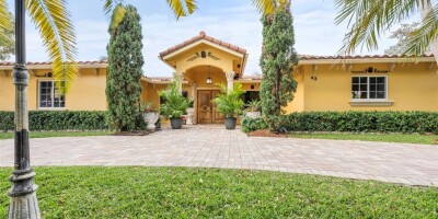 5 bedroom  Villa for sale in Deerfield Beach, Florida