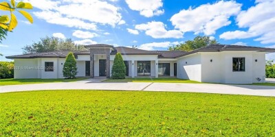 8 bedroom  Villa for sale in Miami, Florida
