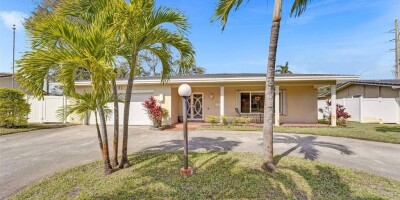 Villa for sale in Hollywood, Florida