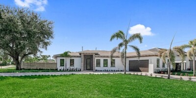Villa for sale in Palm Springs, Florida
