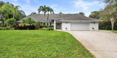 4 bedroom  Villa for sale in The Acreage, Florida