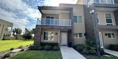 Townhouse for sale in Kissimmee, United States