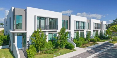 Townhouse for sale in West Palm Beach, Florida