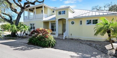 4 room  House for sale in Columbus Avenue, 221, New Smyrna Beach, Florida