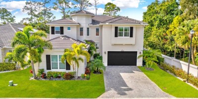 5 bedroom  Villa for sale in Lake Worth, United States