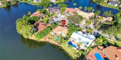 4 bedroom  Villa for sale in Plantation, United States