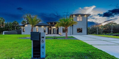 Villa for sale in West Palm Beach, Florida