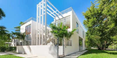 Villa for sale in Miami, Florida