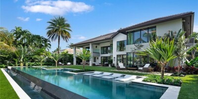 6 bedroom  Villa for sale in Hallandale, United States