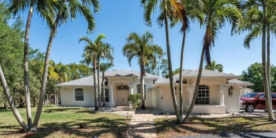 Villa for sale in The Acreage, Florida
