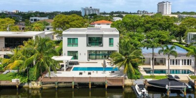 Villa for sale in North Miami, Florida