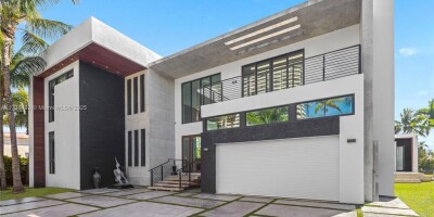 6 bedroom  Villa for sale in North Miami Beach, Florida